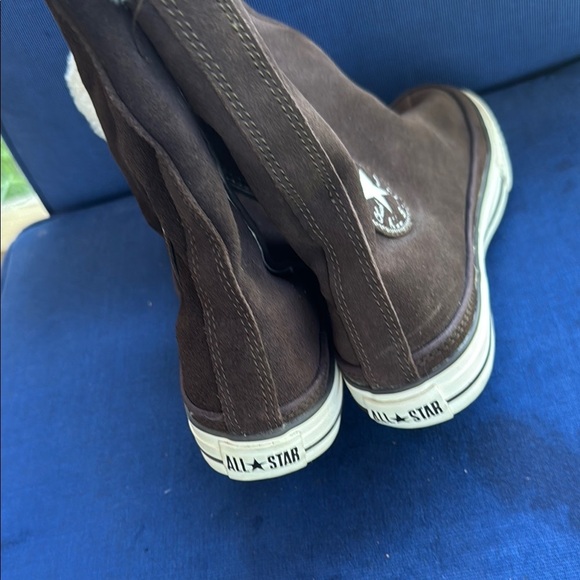 Converse Brown Ankle Boots with White Fur Trim - Picture 5 of 6